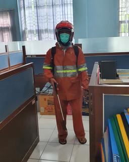 Penyemprotan di kantor BPS Kabupaten Madiun